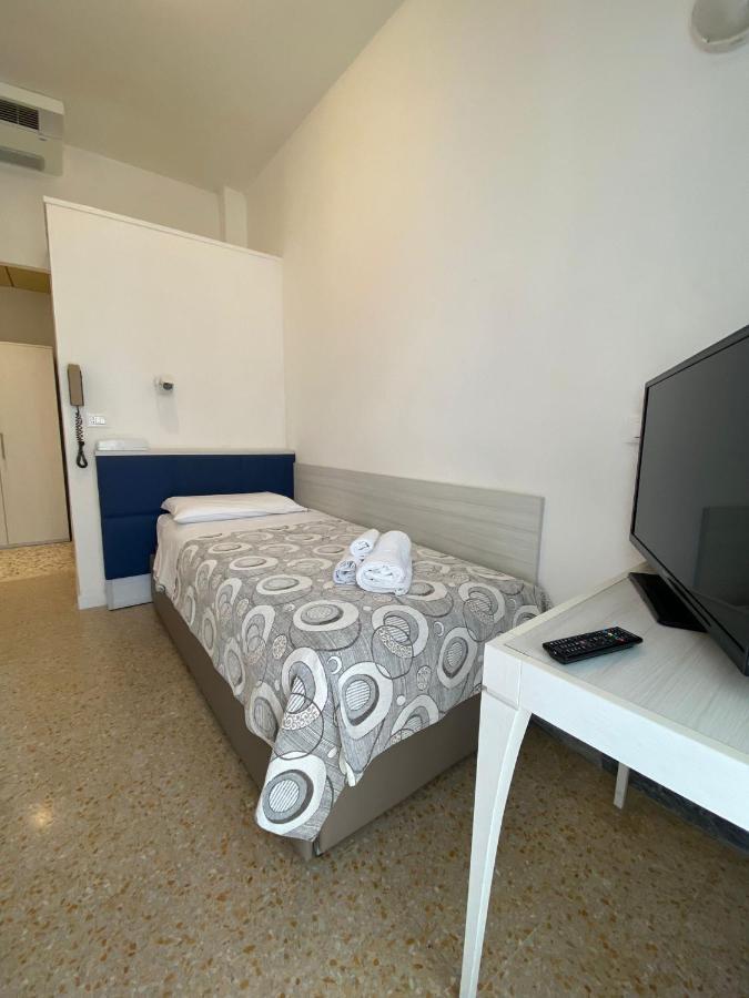 Hotel Silver Rimini Exterior photo